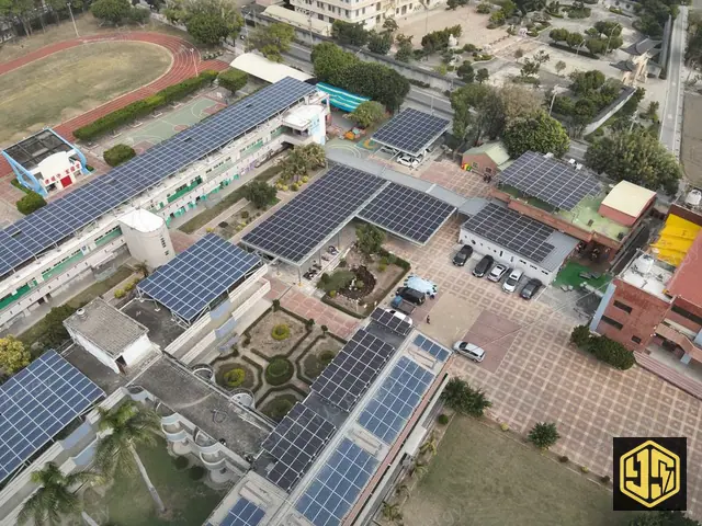 彰化竹塘・竹塘國小校舍屋頂光電設施空拍
